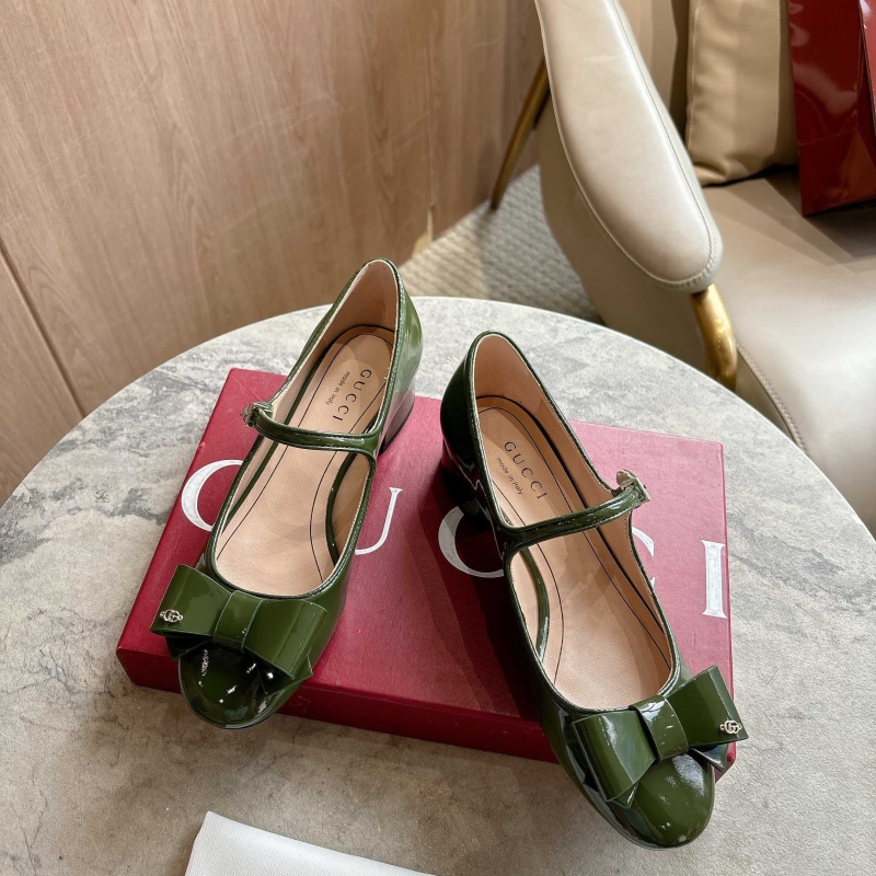 Gvc*1 flat shoes